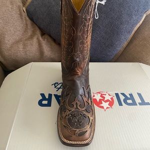 Women’s Tri Star Boots Size 8